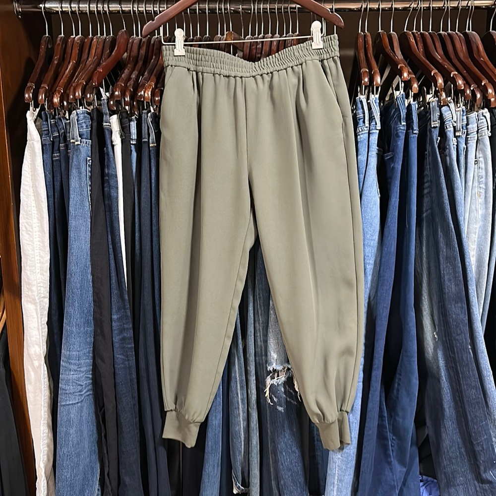 Joie joggers